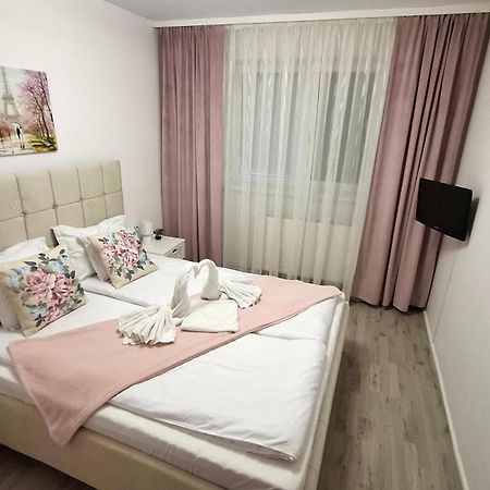 Alice Apartment Arad Exterior foto